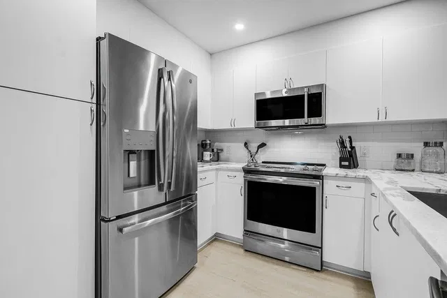 Unit 104 photo 5