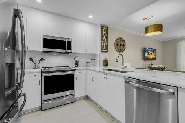Unit 104 photo 6