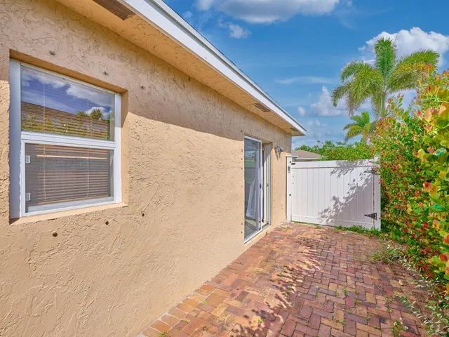  Residence photo 5