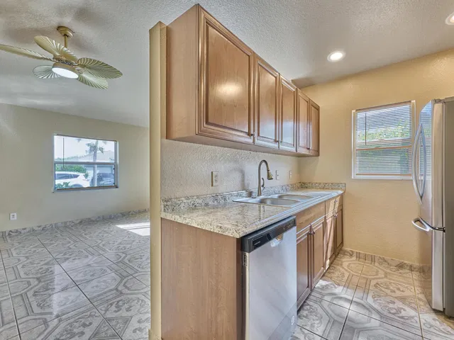  Residence photo 11