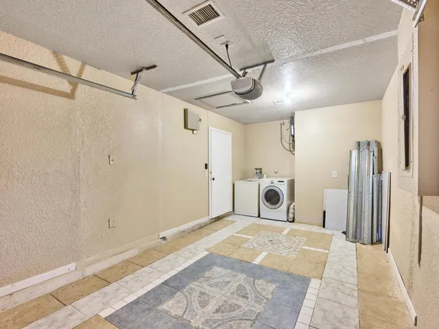  Residence photo 14