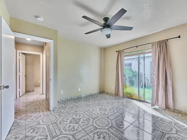  Residence photo 20