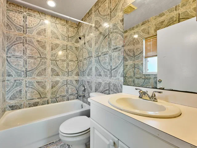  Residence photo 23