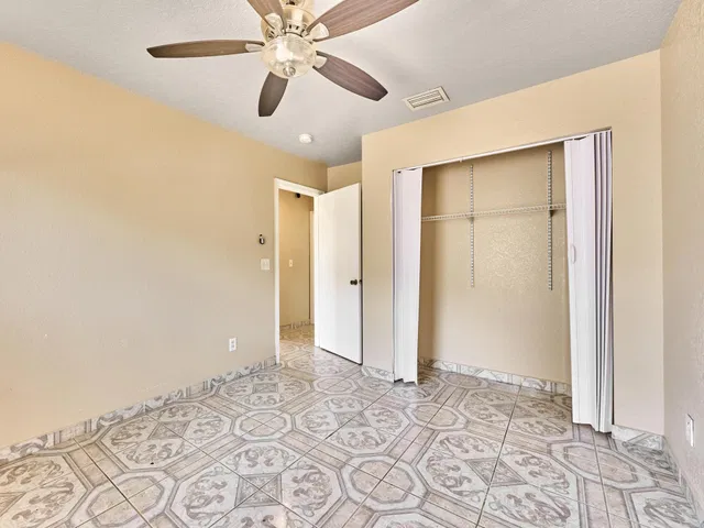  Residence photo 30