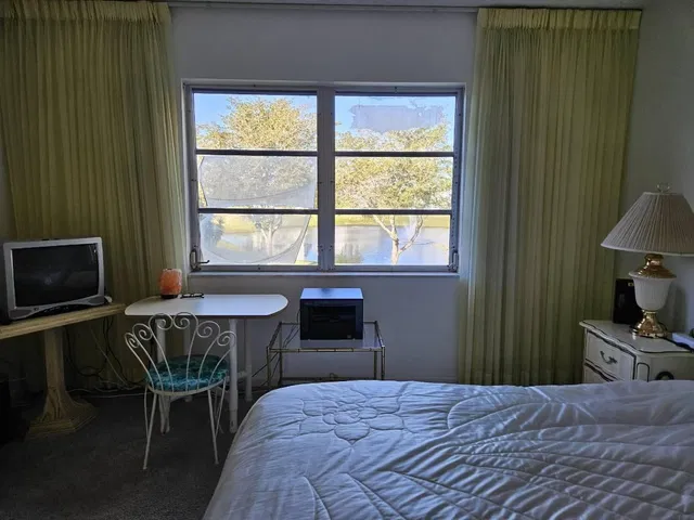 Unit 1239 photo 7