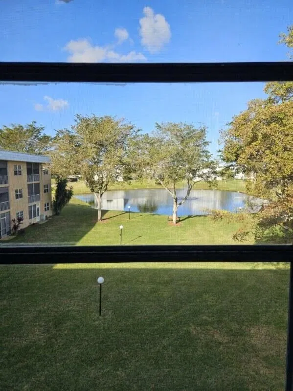 Unit 1239 photo 11