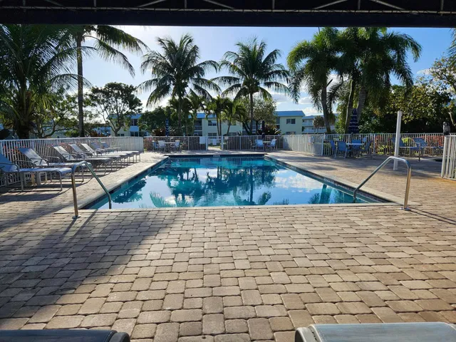 Unit 1239 photo 12