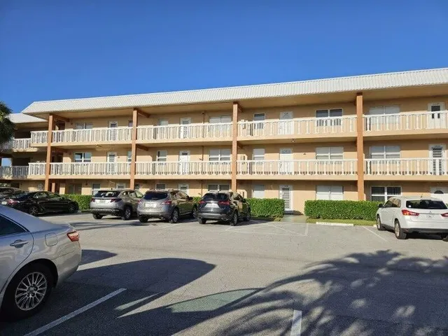 Unit 1239 photo 17