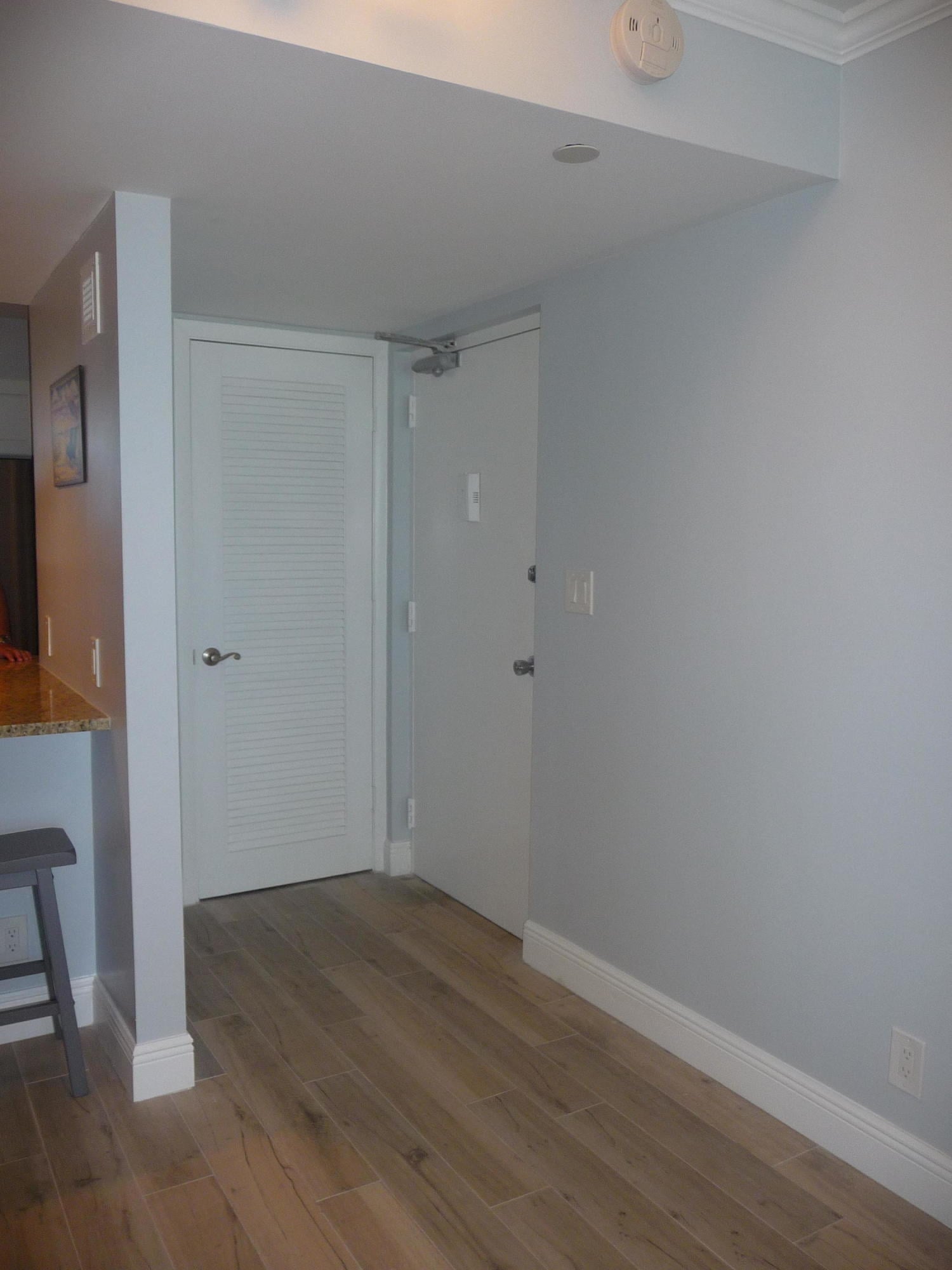  Unit 801 photo 5