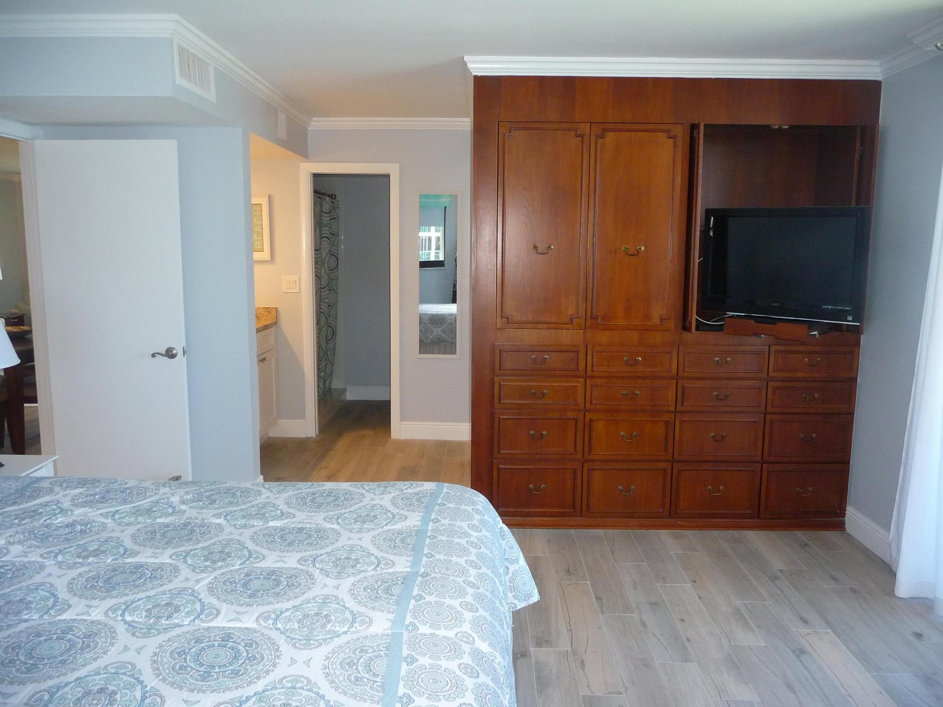  Unit 801 photo 26