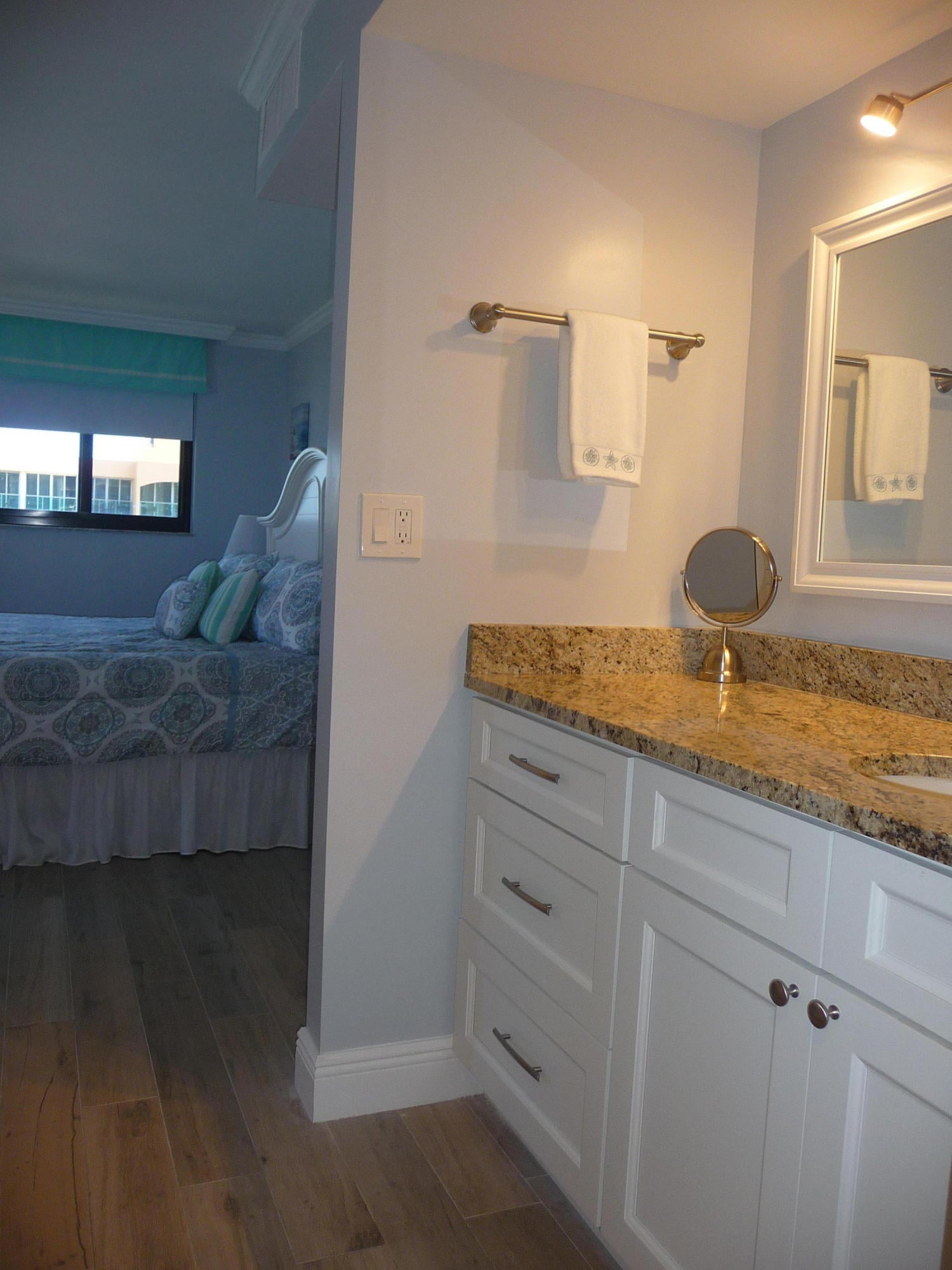  Unit 801 photo 27