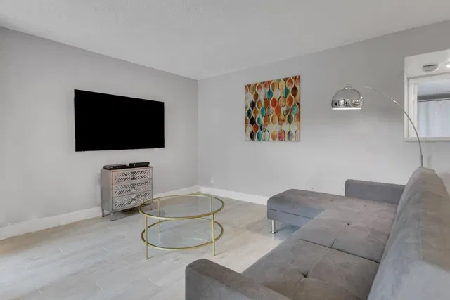  Residence photo 4