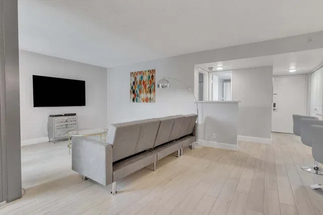  Residence photo 5