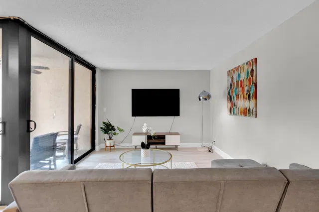  Residence photo 18