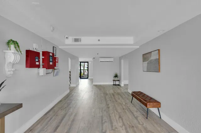  Residence photo 60