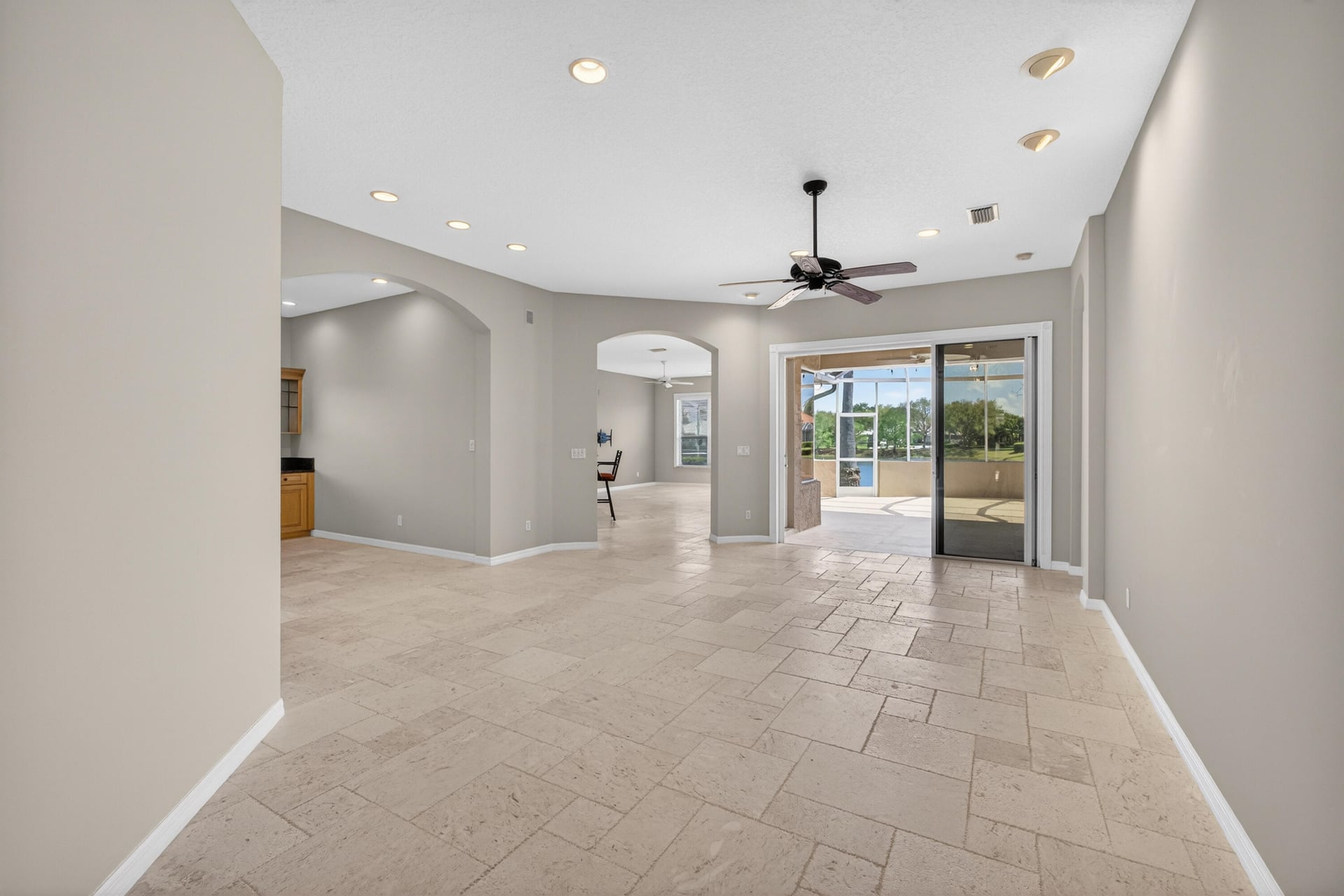 Monarch Country Club Residence photo 6