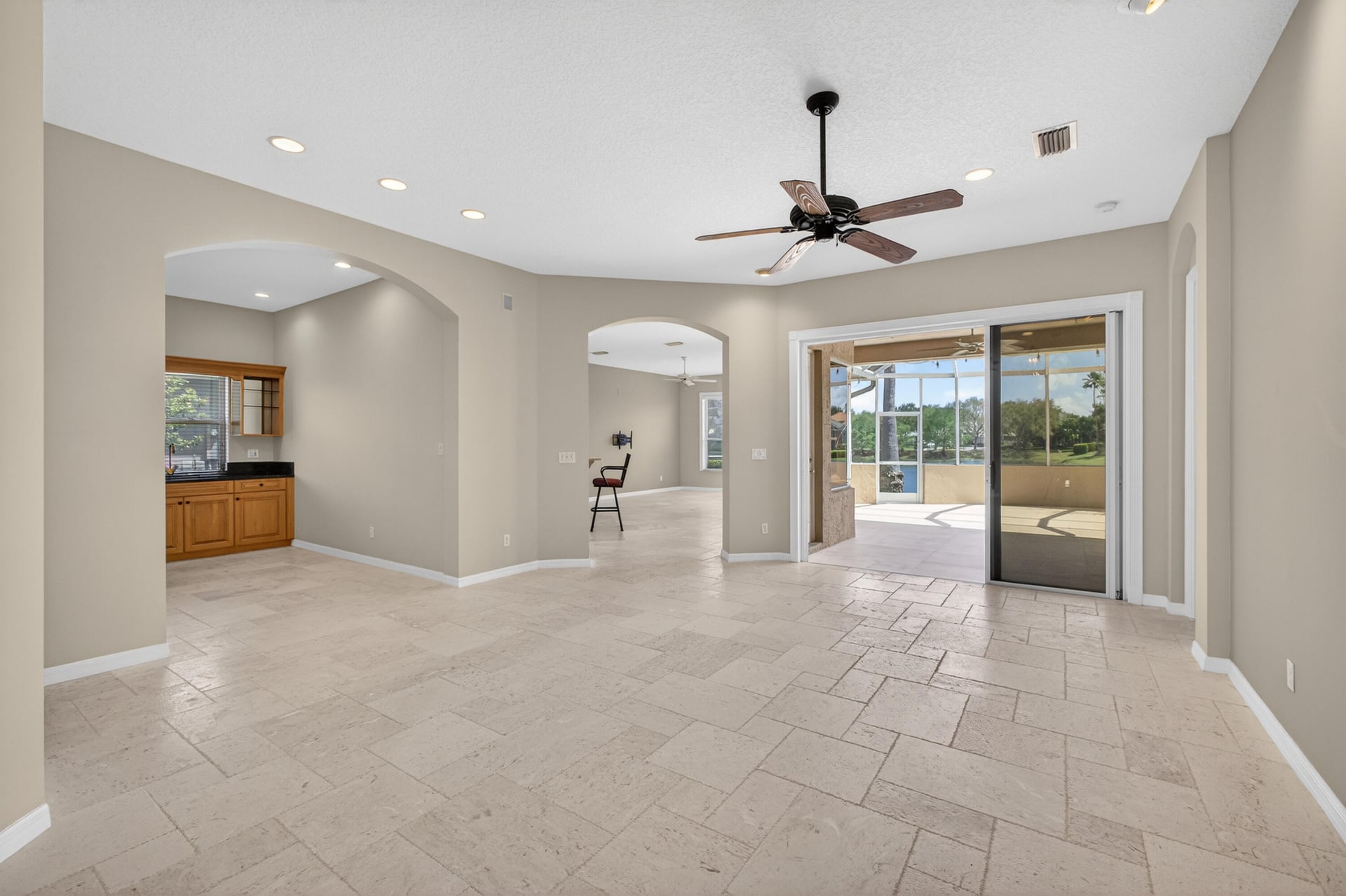 Monarch Country Club Residence photo 10