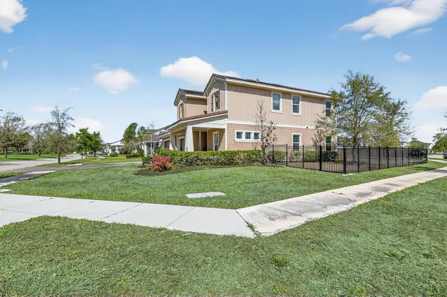 Residence photo 4