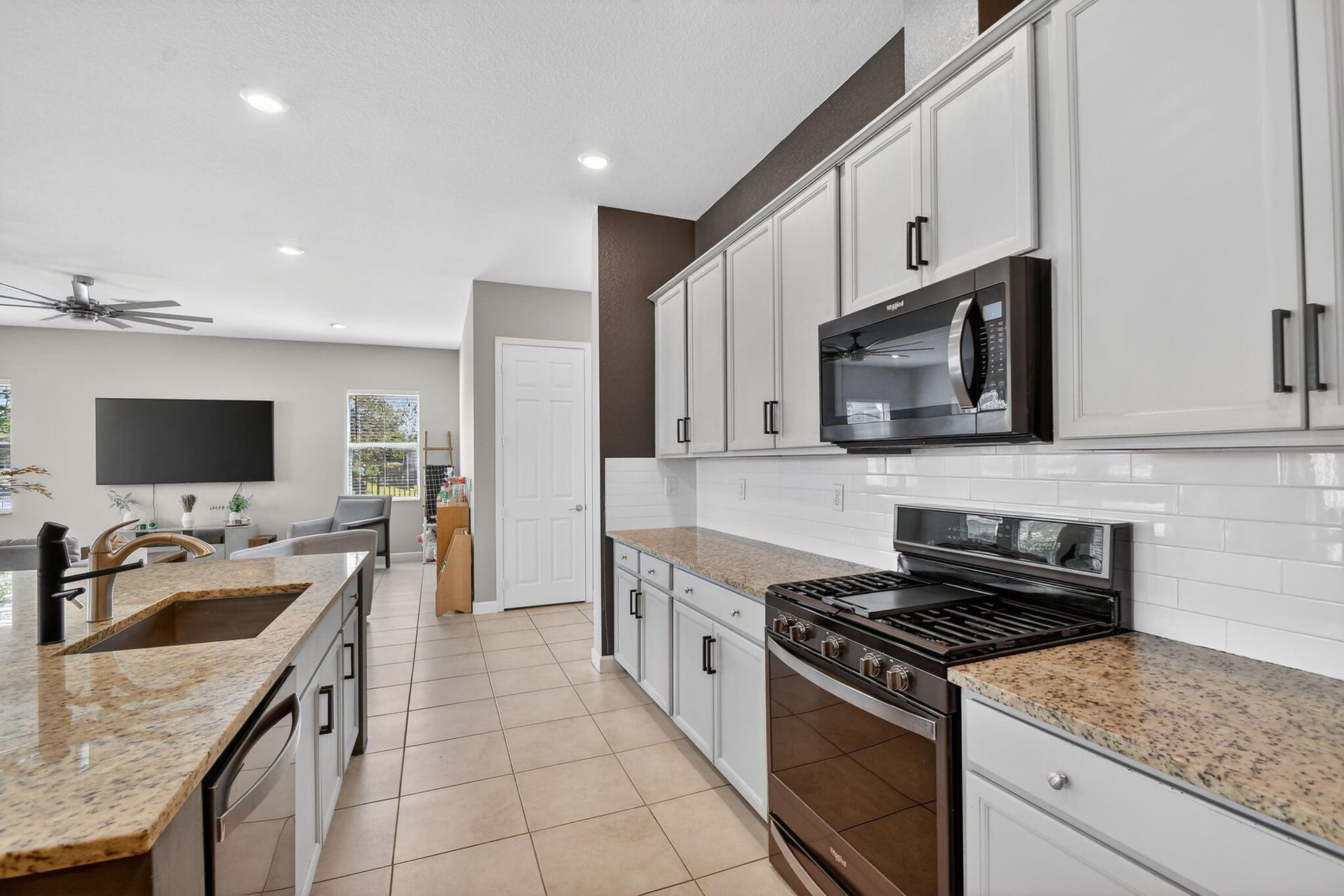 Residence photo 17
