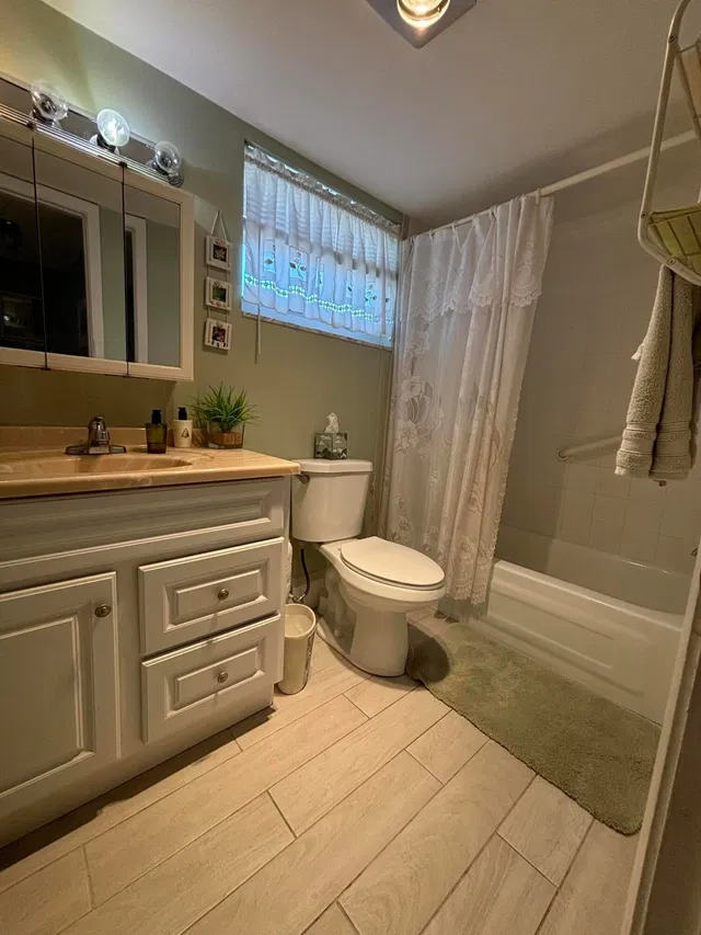 Unit 203 photo 3