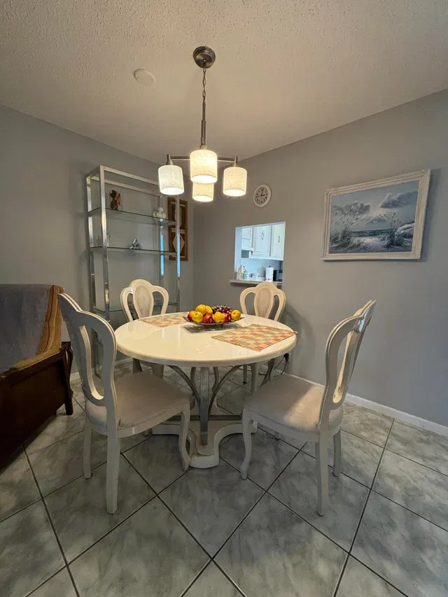 Unit 203 photo 5