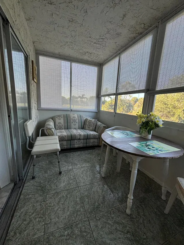 Unit 203 photo 8