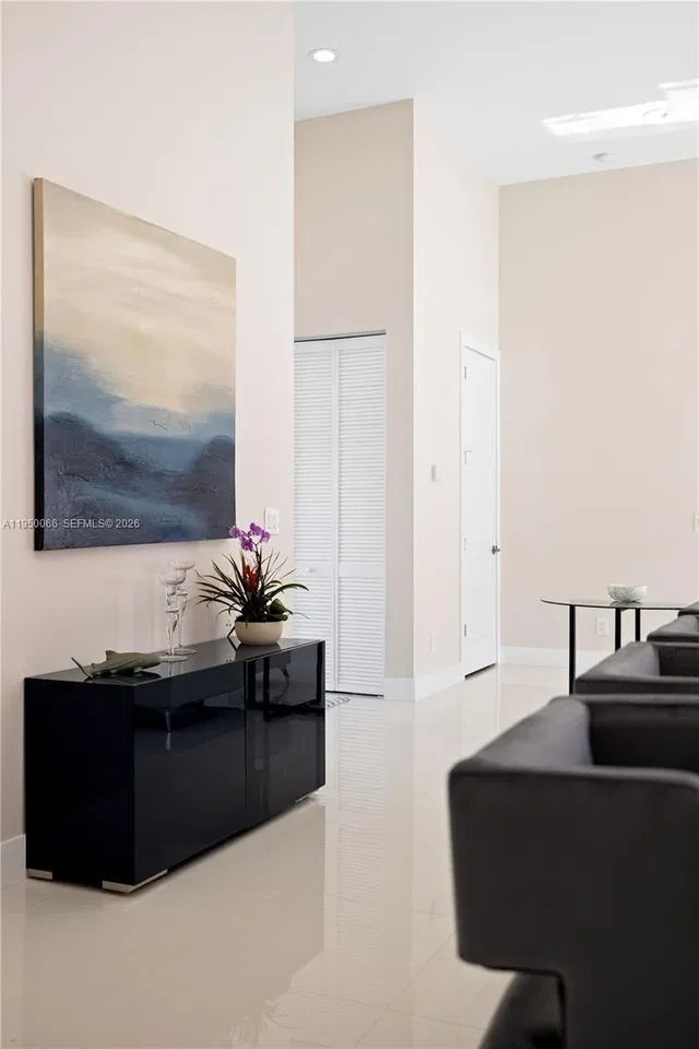 Residence photo 18