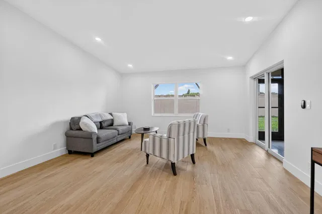 Residence photo 12