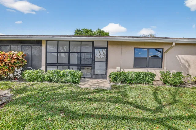 Residence photo 32
