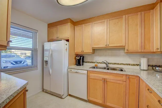  Residence photo 5