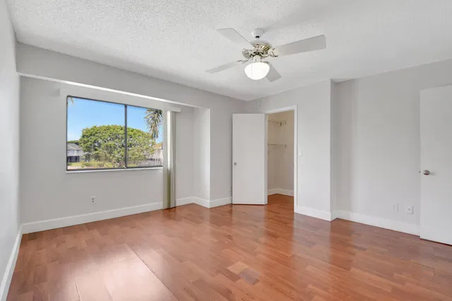 Residence photo 25