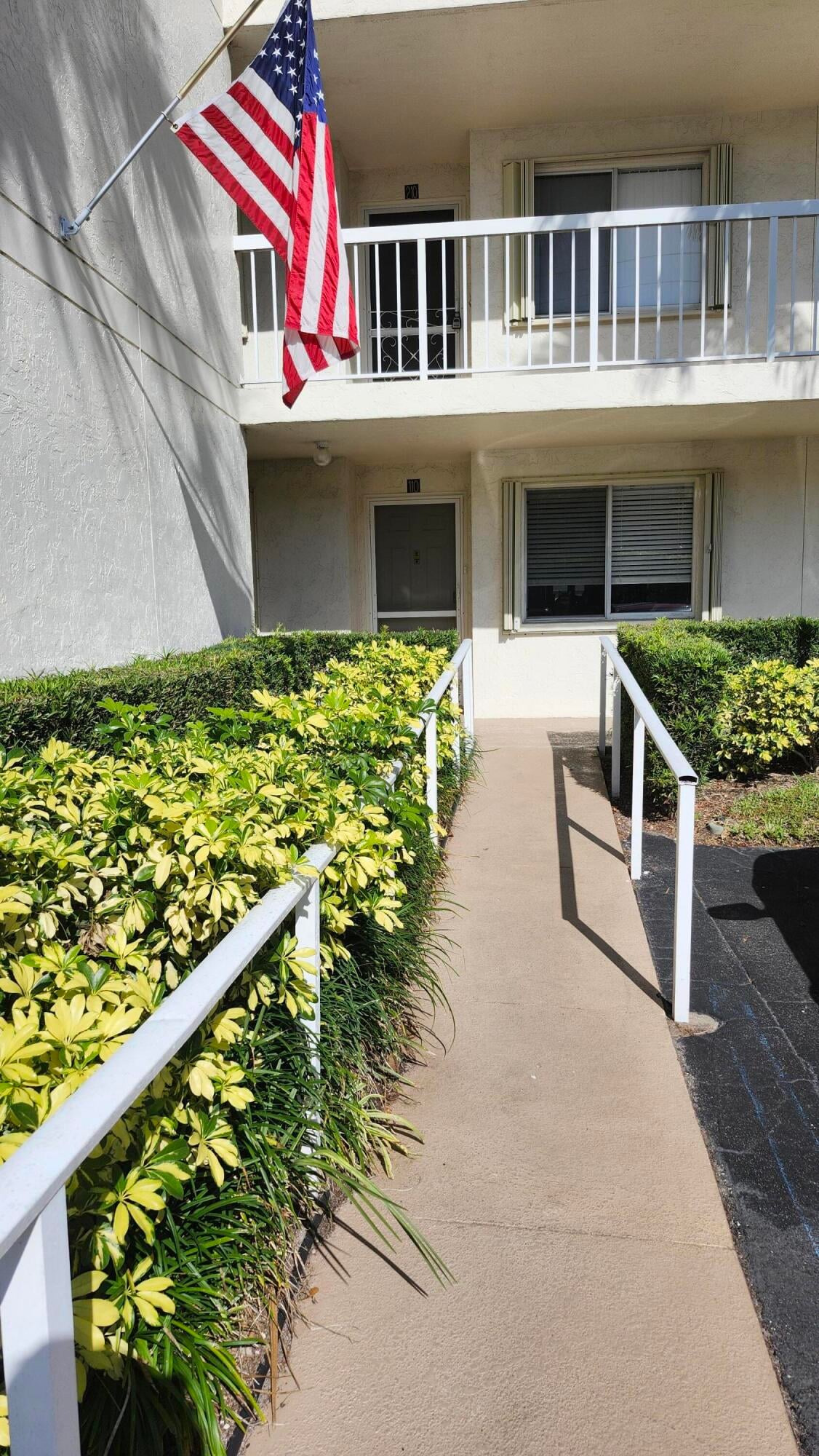 Unit 414 photo 5