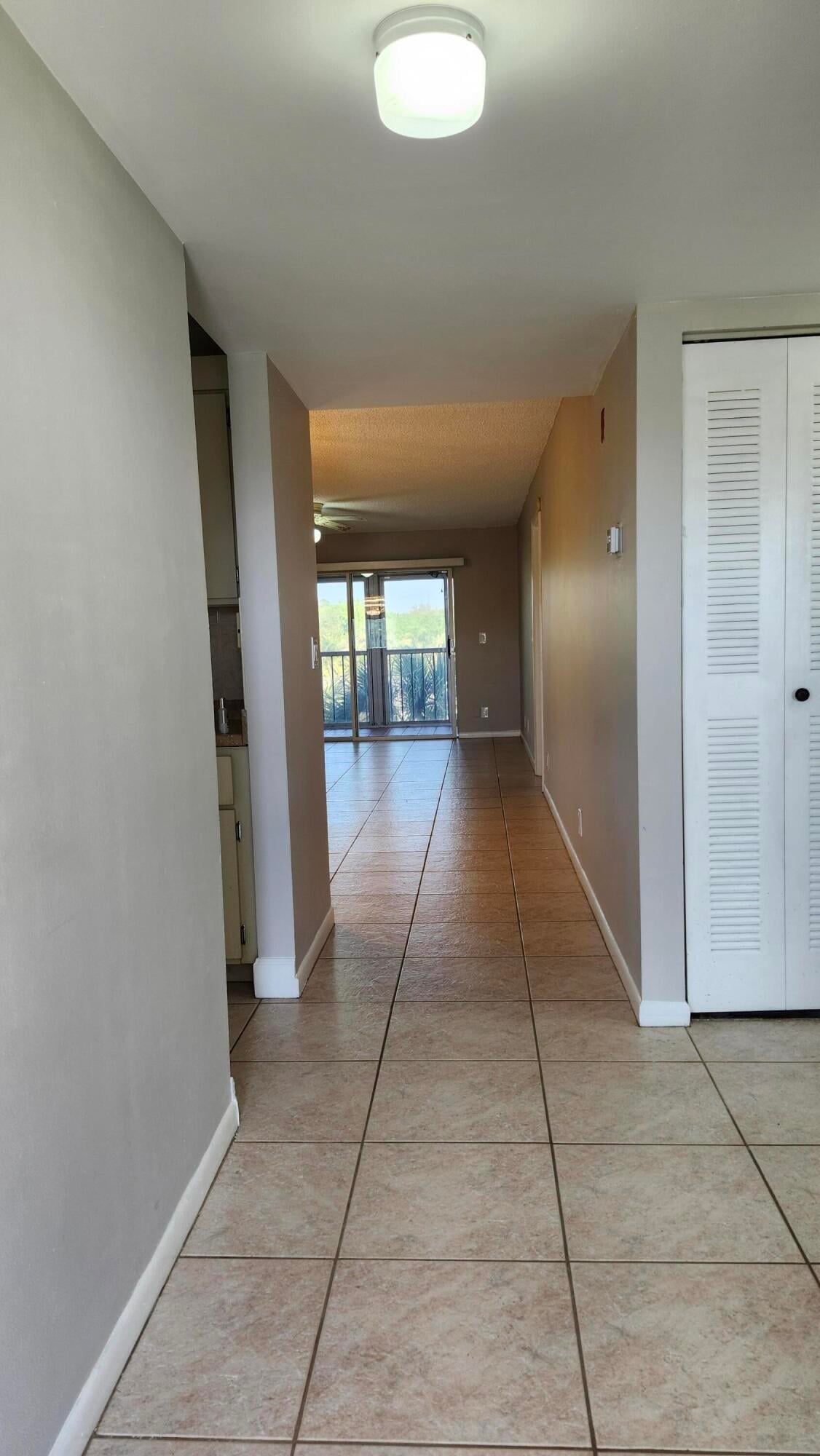 Unit 414 photo 15