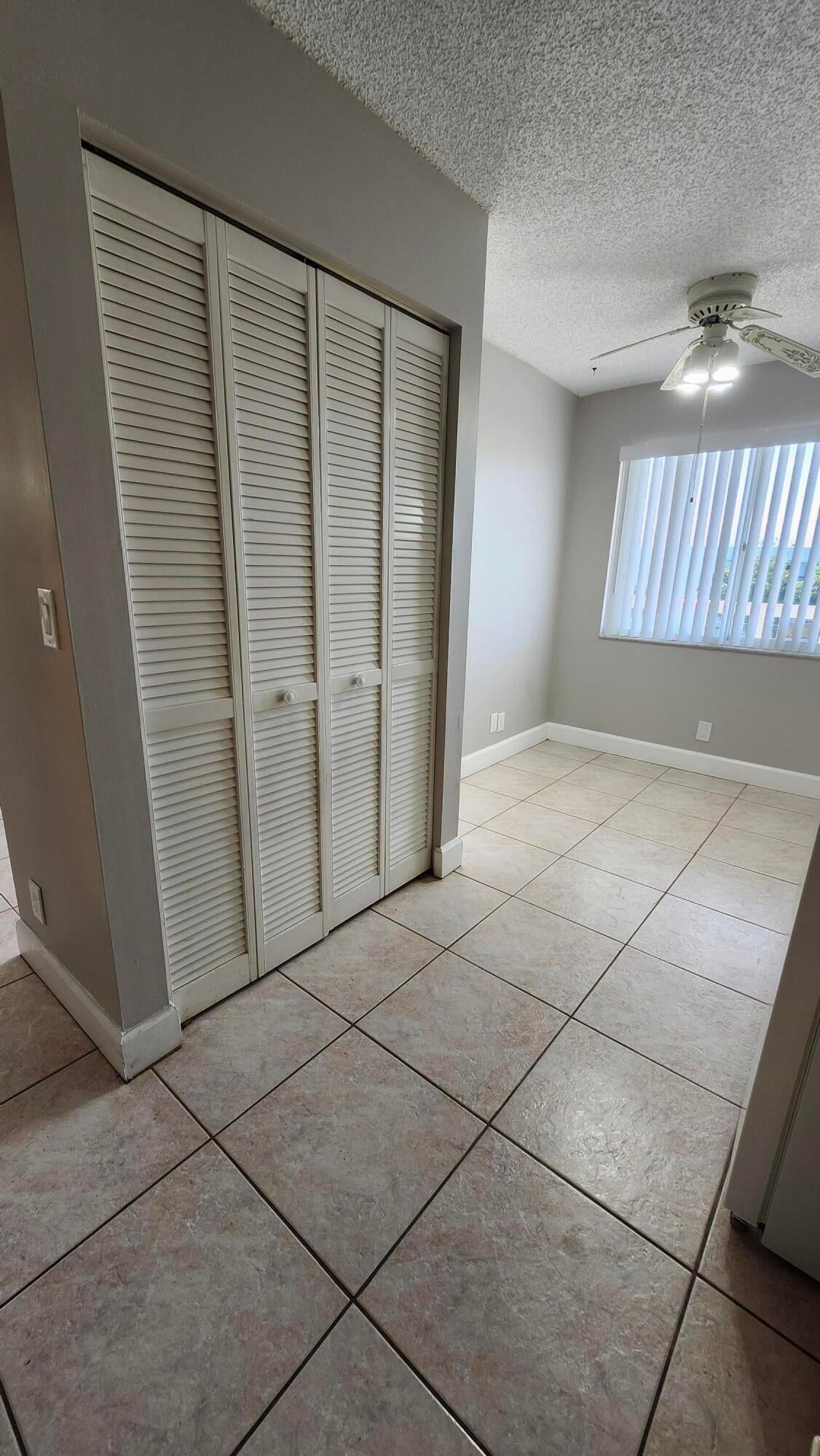 Unit 414 photo 18