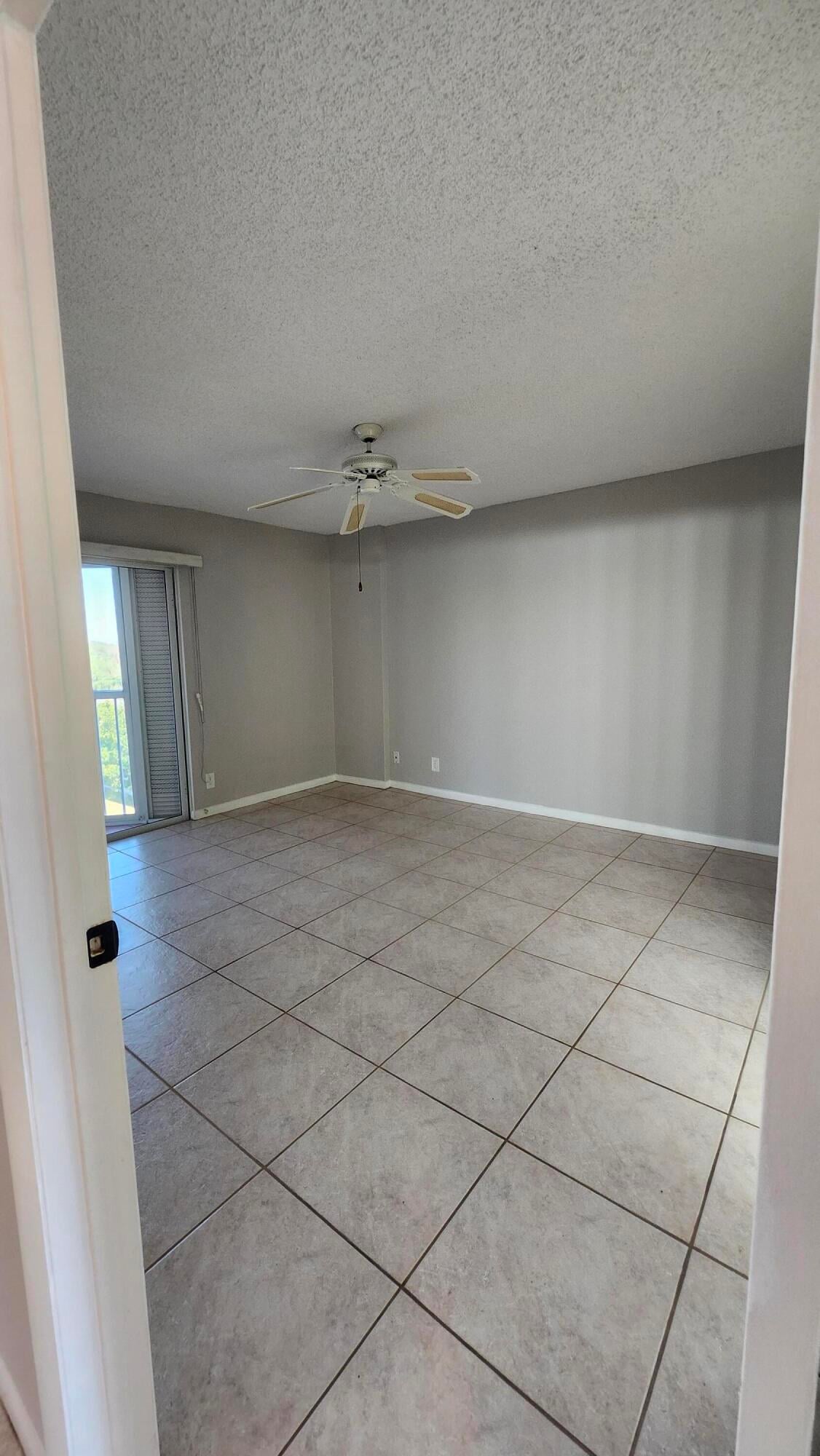 Unit 414 photo 34