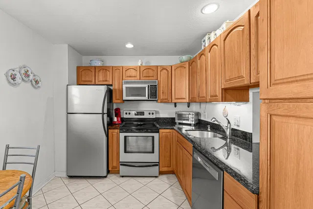 Unit 4100 photo 4