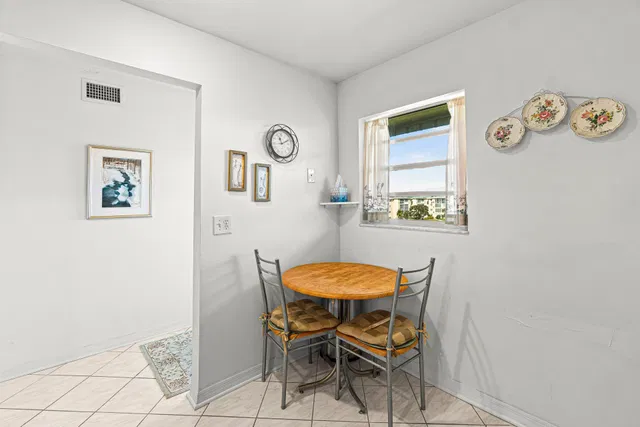 Unit 4100 photo 6