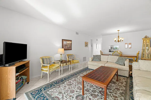 Unit 4100 photo 14