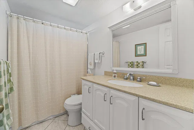 Unit 4100 photo 15