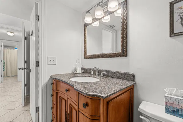 Unit 4100 photo 24