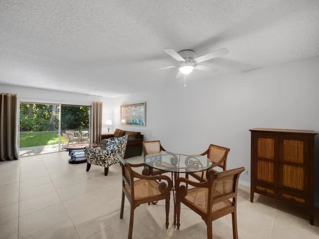 Singer Island Residence photo 5