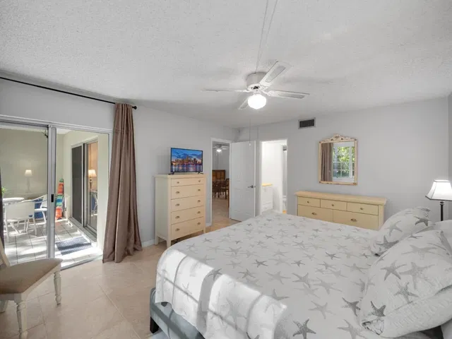 Singer Island Residence photo 10