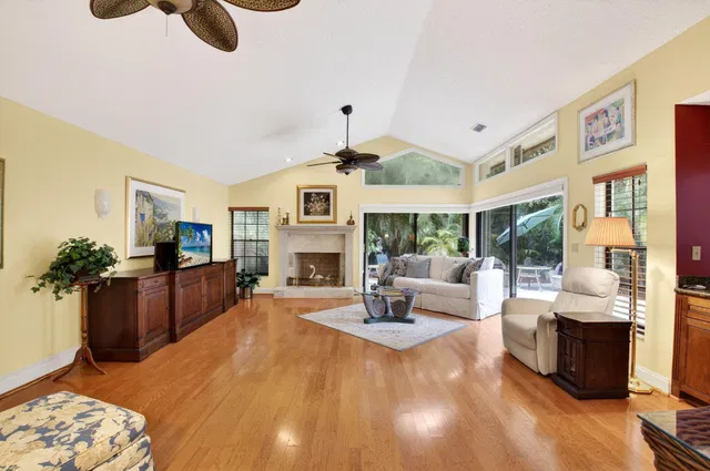 Residence photo 11