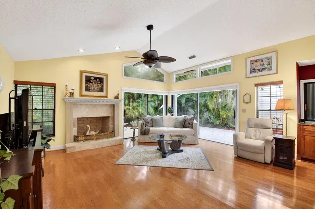 Residence photo 14