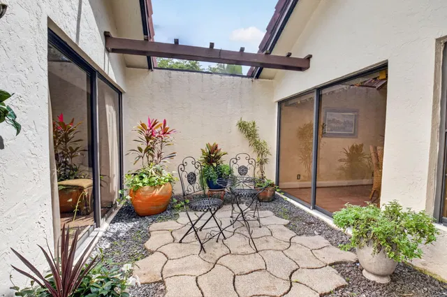 Residence photo 35