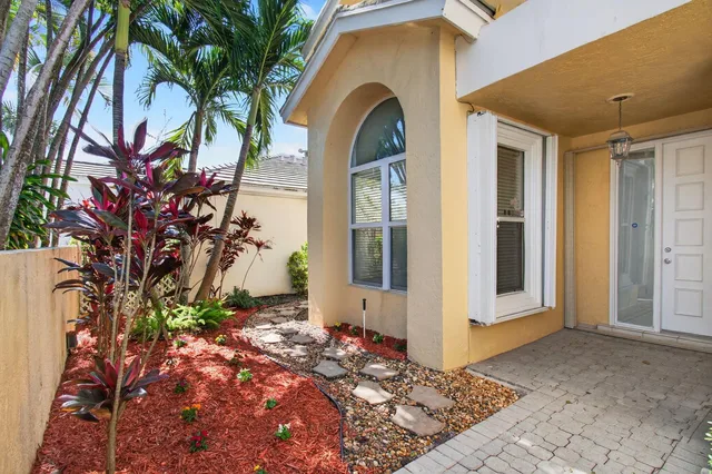 Residence photo 2