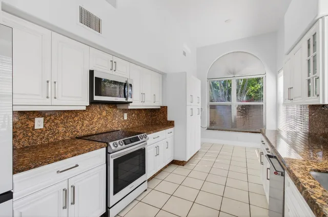 Residence photo 14