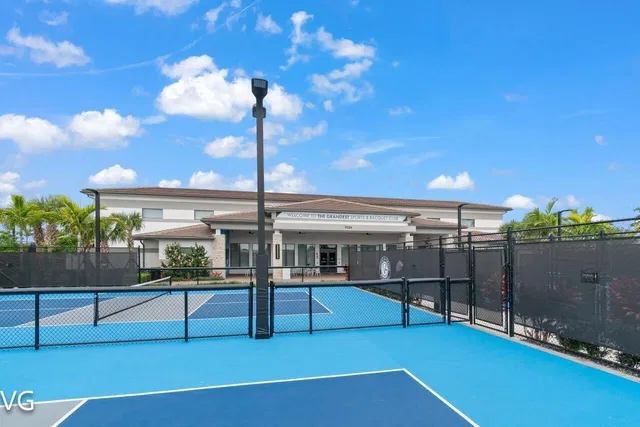 Valencia Grand Residence photo 48