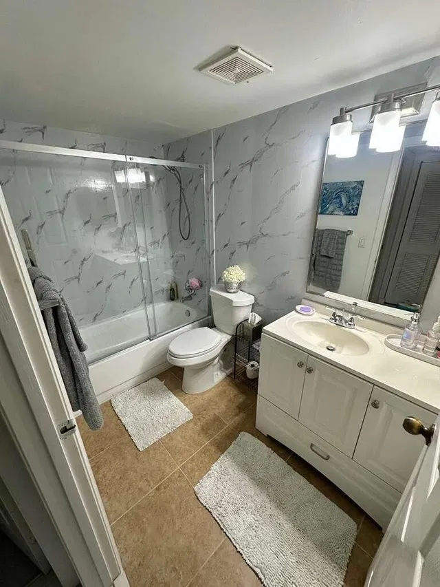  Unit B2 photo 11
