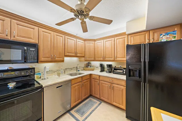 Unit 609 photo 14